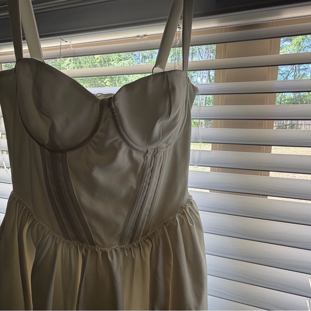 House of CB Kelly White Corset Midi Sundress size Medium - Picture 3 of 8